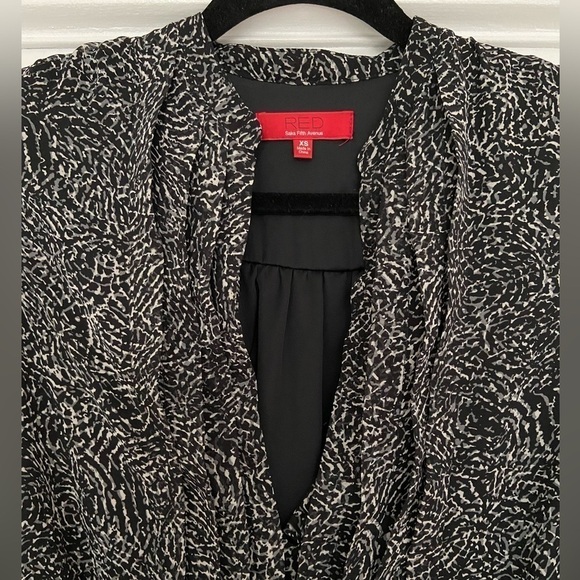 Saks Fifth Avenue Black White Gray Patterned Classy Long Sleeve Tie Waist Dress - Picture 4 of 14